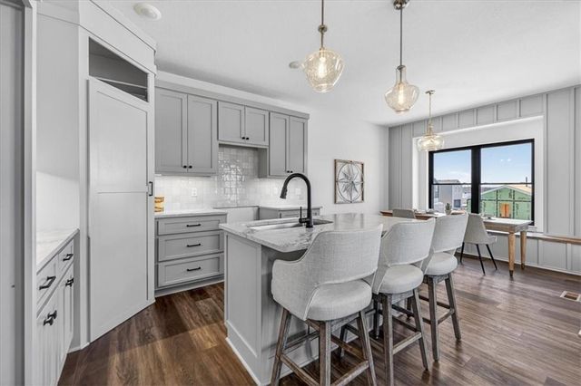 1001 S River View Avenue S, Independence, MO 64056