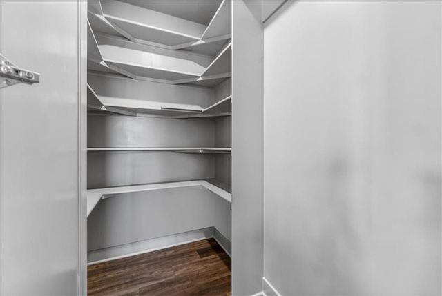 1001 S River View Avenue S, Independence, MO 64056