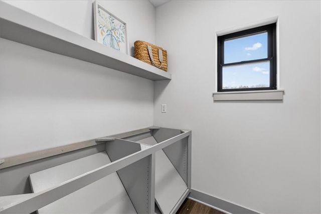 1001 S River View Avenue S, Independence, MO 64056