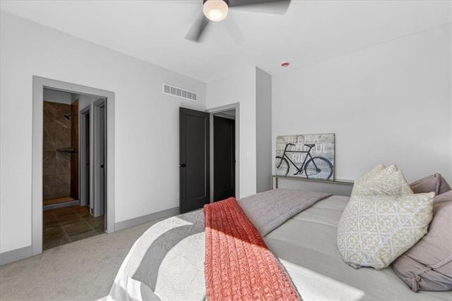 1001 S River View Avenue S, Independence, MO 64056