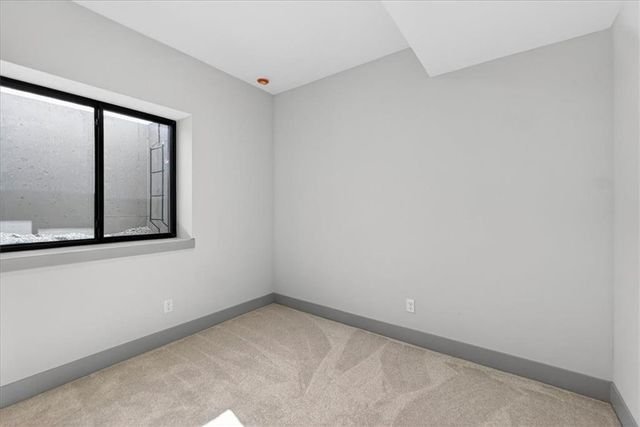 1001 S River View Avenue S, Independence, MO 64056