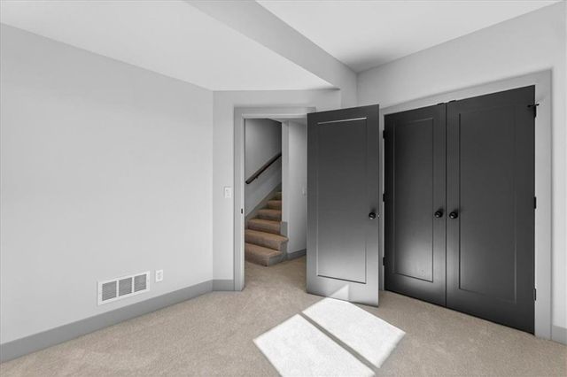 1001 S River View Avenue S, Independence, MO 64056