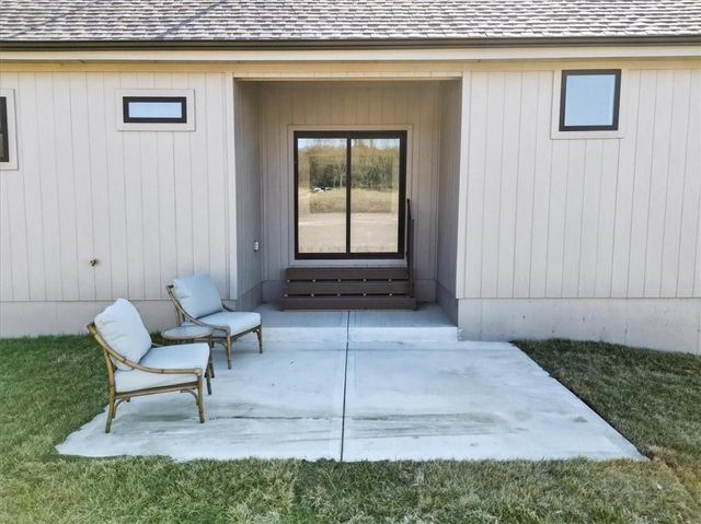 1001 S River View Avenue S, Independence, MO 64056