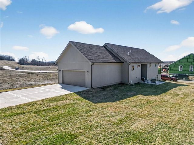 1001 S River View Avenue S, Independence, MO 64056