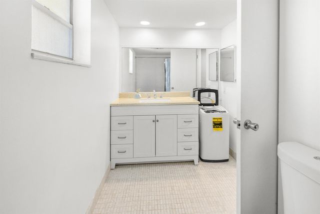 4500 Gefion Court 302, Lake Worth, FL 33467