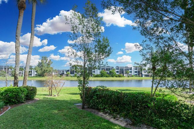 4500 Gefion Court 302, Lake Worth, FL 33467