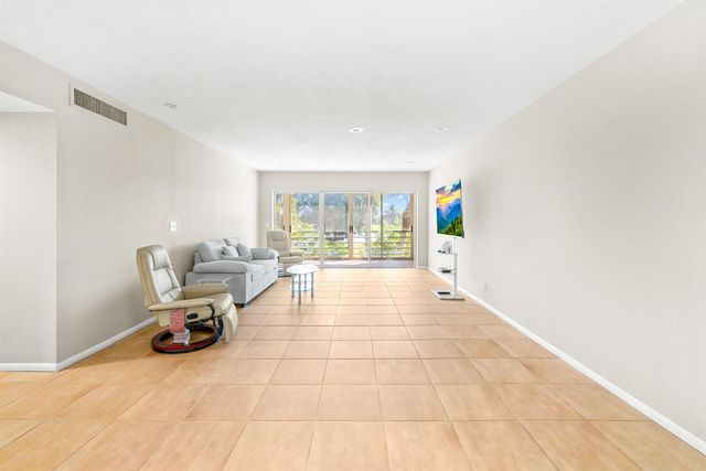 4500 Gefion Court 302, Lake Worth, FL 33467