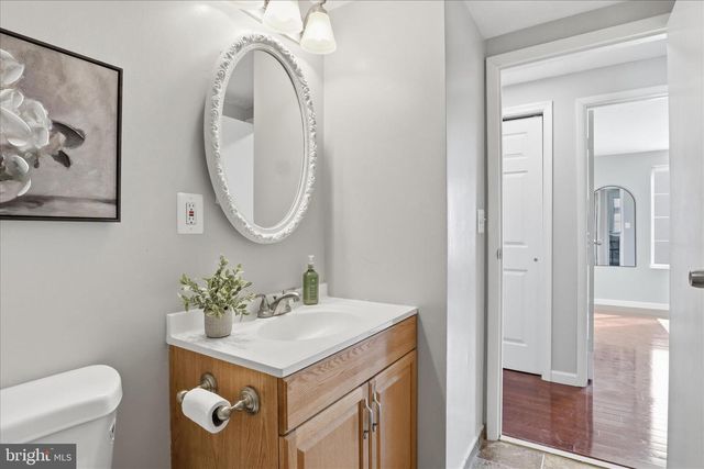 9404 WROUGHT IRON CT, Fairfax, VA 22032