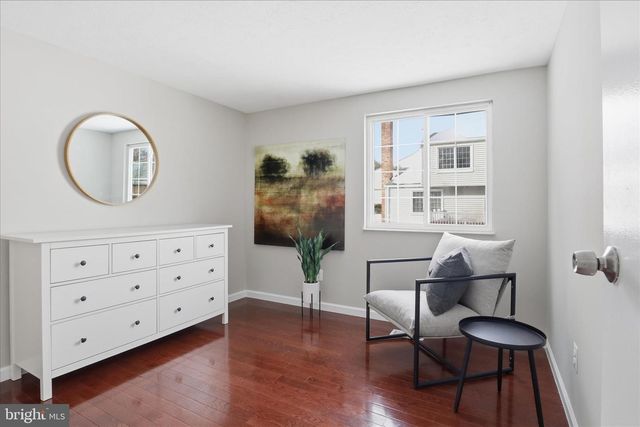 9404 WROUGHT IRON CT, Fairfax, VA 22032