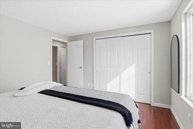 9404 WROUGHT IRON CT, Fairfax, VA 22032