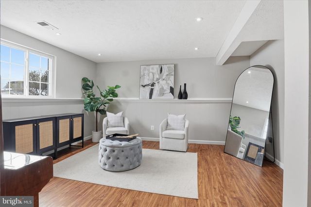 9404 WROUGHT IRON CT, Fairfax, VA 22032