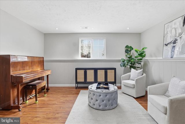 9404 WROUGHT IRON CT, Fairfax, VA 22032