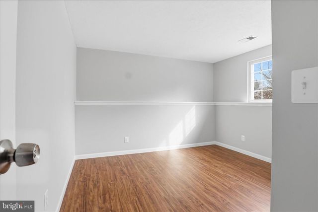 9404 WROUGHT IRON CT, Fairfax, VA 22032