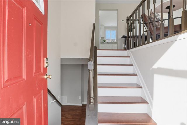 9404 WROUGHT IRON CT, Fairfax, VA 22032