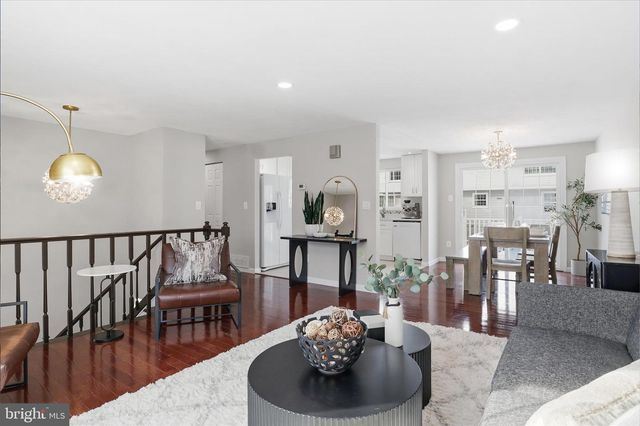 9404 WROUGHT IRON CT, Fairfax, VA 22032