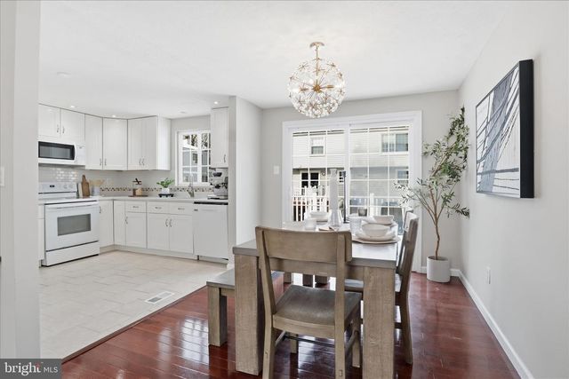 9404 WROUGHT IRON CT, Fairfax, VA 22032