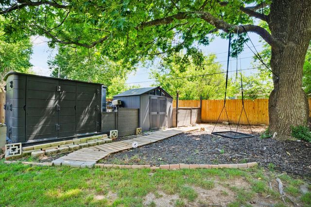 2260 S Barcliff Avenue, Springfield, MO 65804