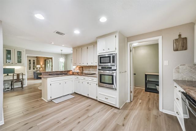 7618 Hurst Forest Drive, Humble, TX 77346