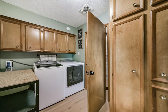 7618 Hurst Forest Drive, Humble, TX 77346
