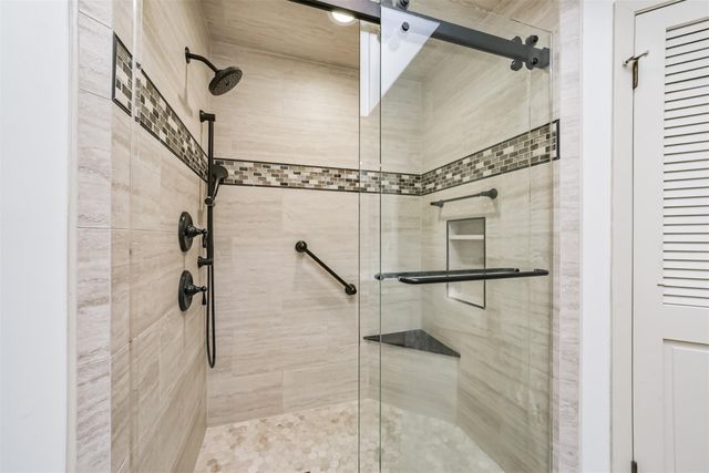 7618 Hurst Forest Drive, Humble, TX 77346