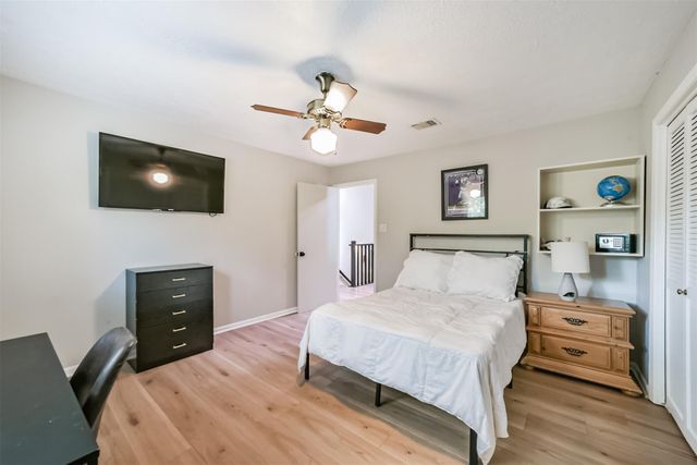 7618 Hurst Forest Drive, Humble, TX 77346
