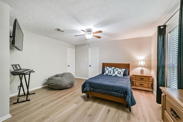 7618 Hurst Forest Drive, Humble, TX 77346