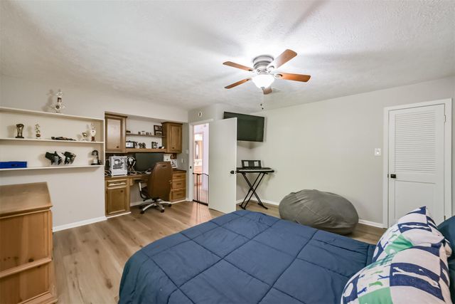 7618 Hurst Forest Drive, Humble, TX 77346