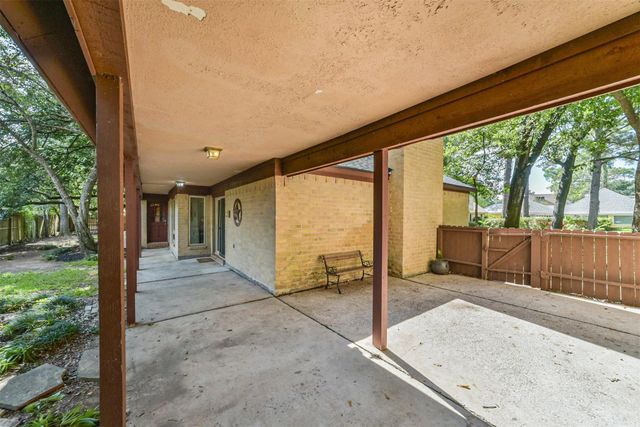7618 Hurst Forest Drive, Humble, TX 77346