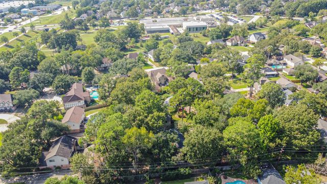 7618 Hurst Forest Drive, Humble, TX 77346