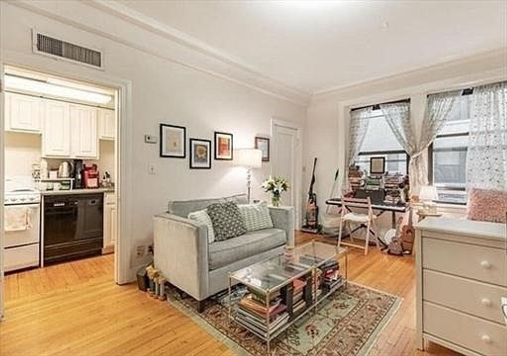 464 Commonwealth 26, Boston, MA 02215