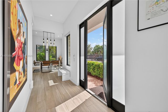 5999 E Brookfield Cir E, Hollywood, FL 33312