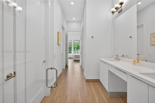 5999 E Brookfield Cir E, Hollywood, FL 33312