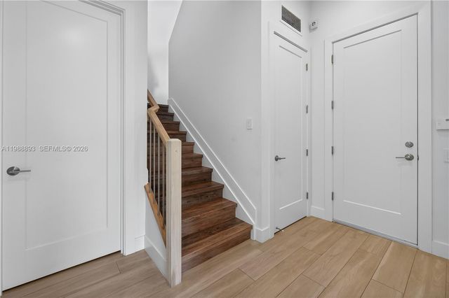 5999 E Brookfield Cir E, Hollywood, FL 33312