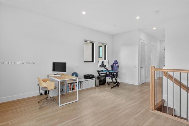 5999 E Brookfield Cir E, Hollywood, FL 33312