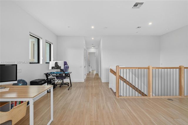 5999 E Brookfield Cir E, Hollywood, FL 33312