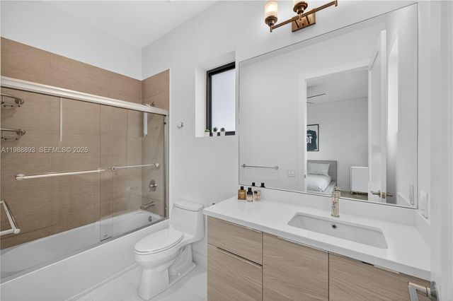 5999 E Brookfield Cir E, Hollywood, FL 33312