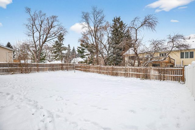 718 68th Lane N, Brooklyn Center, MN 55430