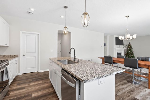 718 68th Lane N, Brooklyn Center, MN 55430