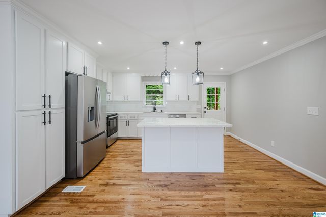 955 3RD AVENUE NW, Alabaster, AL 35007