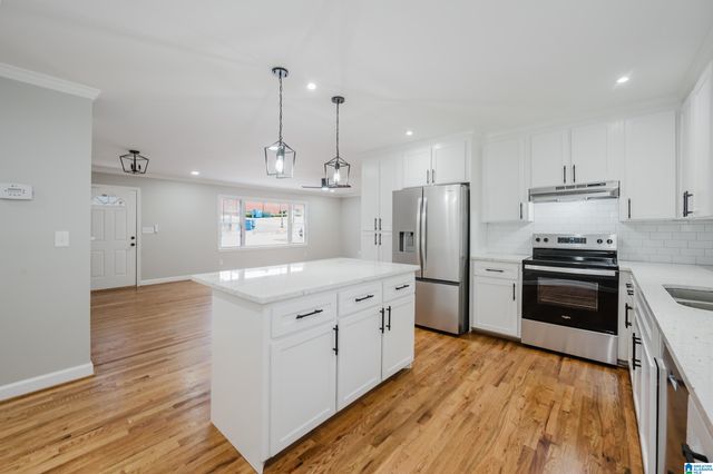 955 3RD AVENUE NW, Alabaster, AL 35007