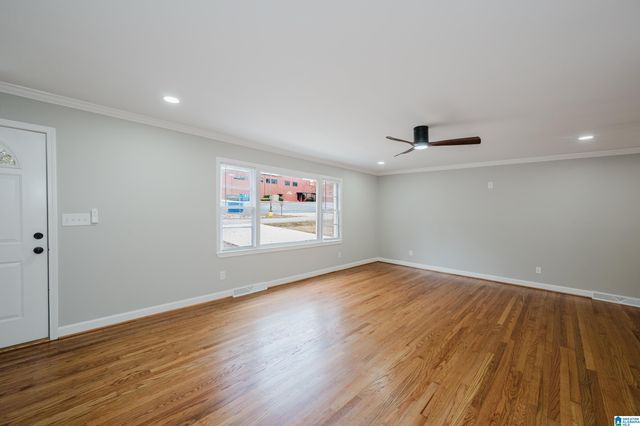 955 3RD AVENUE NW, Alabaster, AL 35007