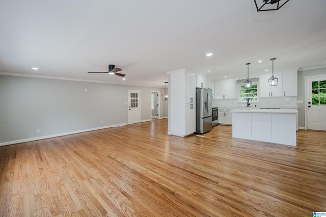 955 3RD AVENUE NW, Alabaster, AL 35007