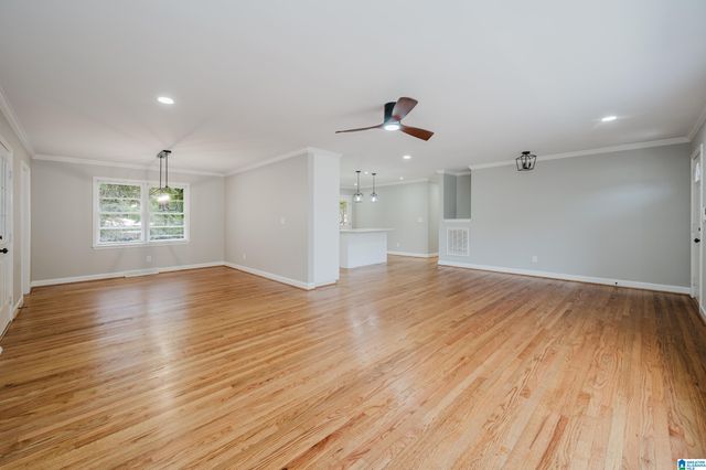 955 3RD AVENUE NW, Alabaster, AL 35007