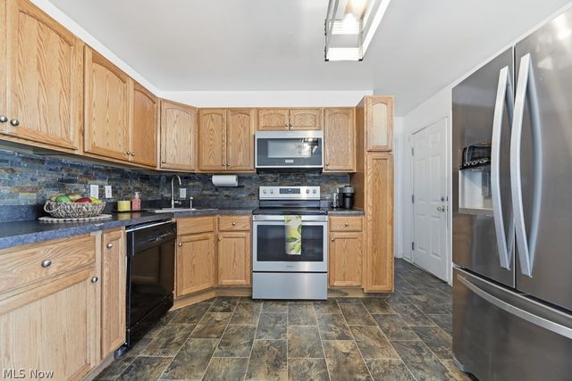 2619 Center Avenue, Alliance, OH 44601