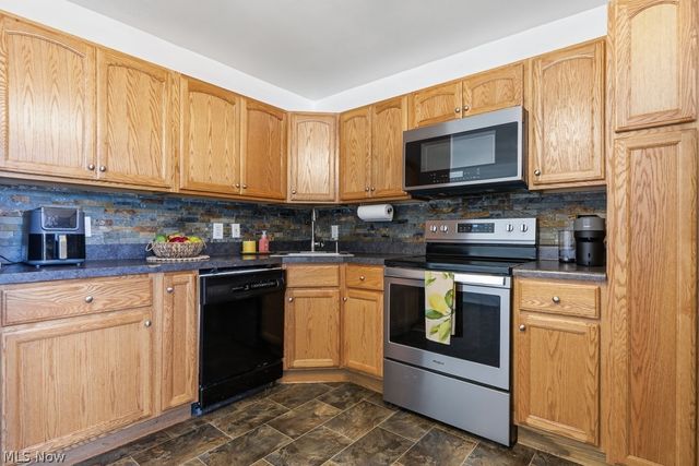 2619 Center Avenue, Alliance, OH 44601