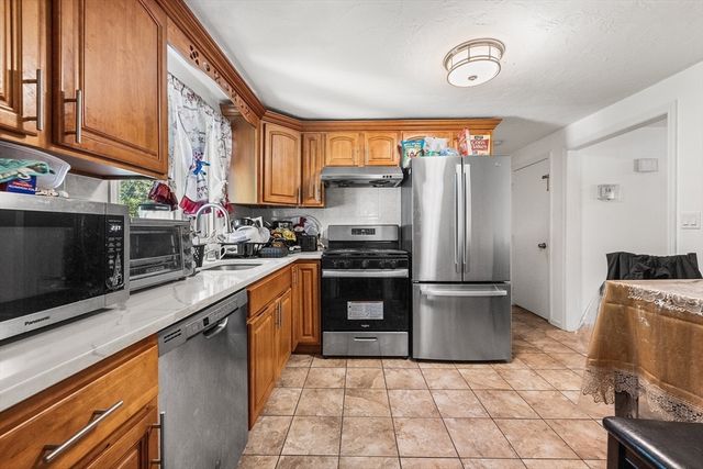14-16 Julian Rd, Randolph, MA 02368