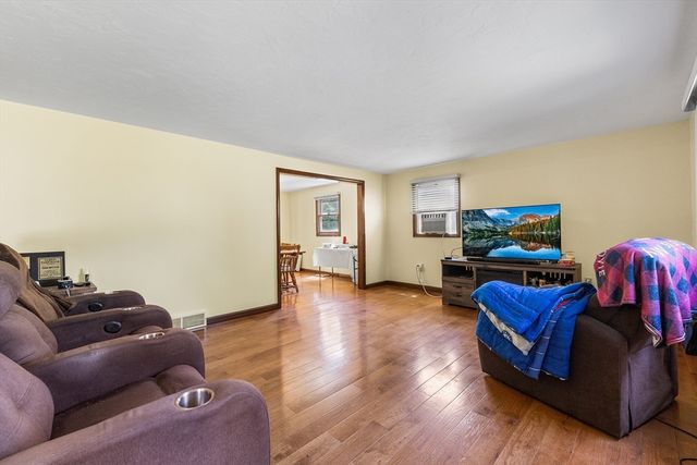 14-16 Julian Rd, Randolph, MA 02368