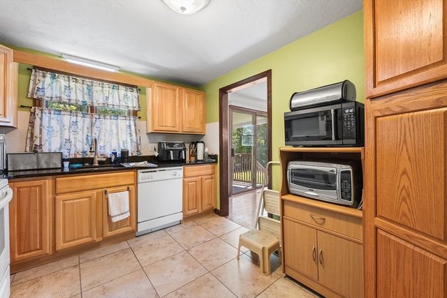 14-16 Julian Rd, Randolph, MA 02368