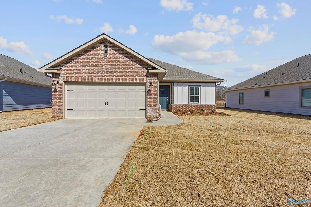 305 Pond Spring Drive, Huntsville, AL 36811