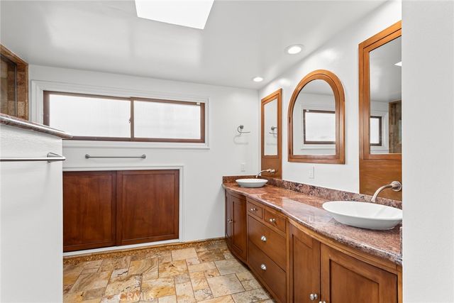 22424 Calipatria, Calabasas, CA 91302